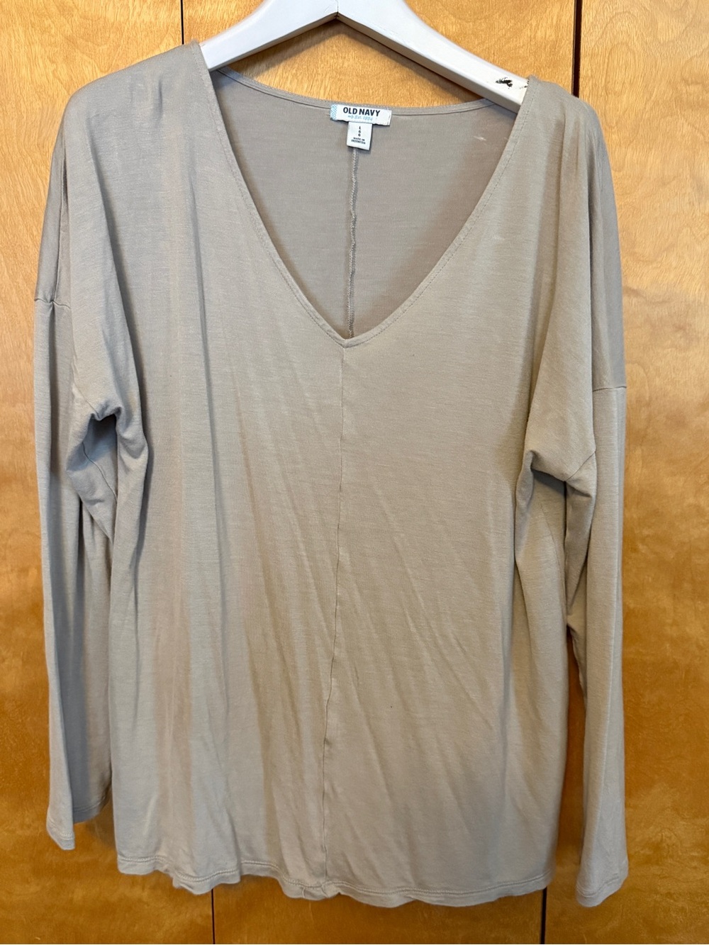 Old Navy V-Neck Long Sleeve Tee Size Large
